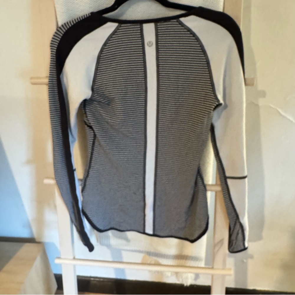 Lululemon Athletica Runder Under Long Sleeve